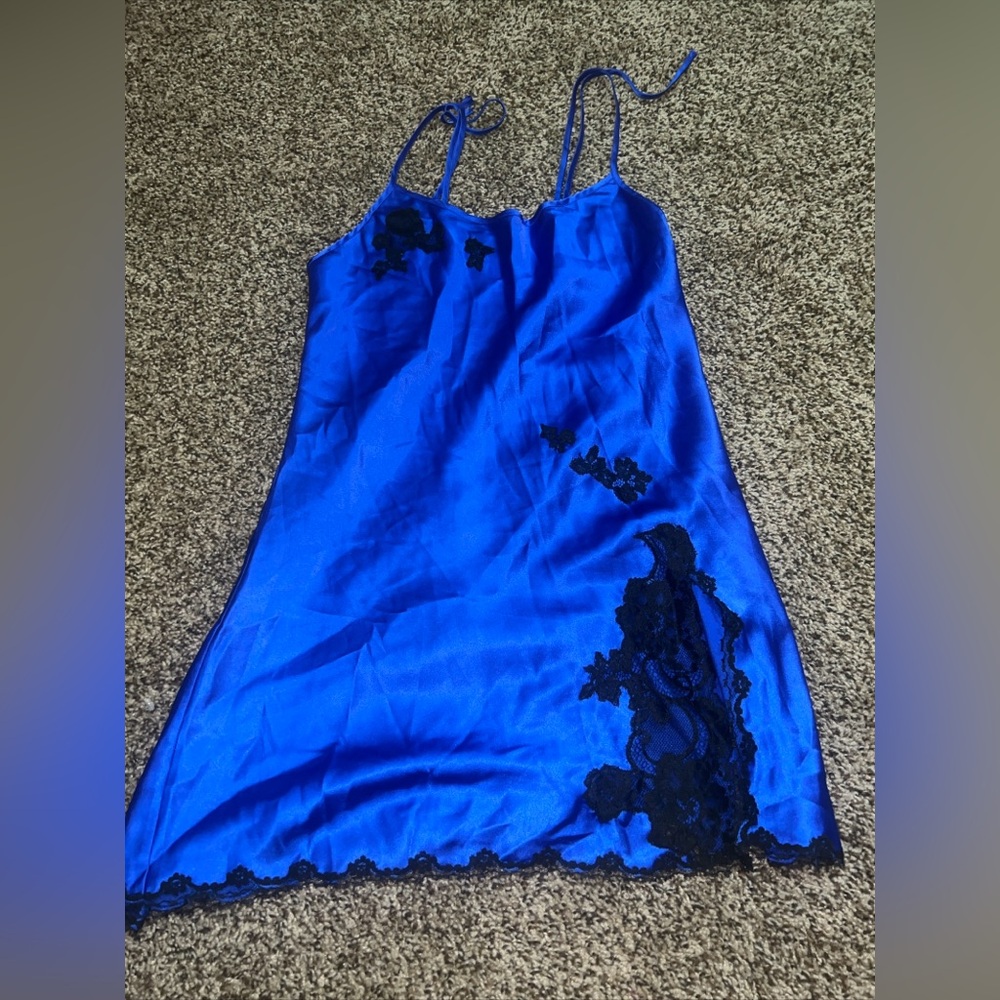 Victoria secret blue slip size small! Perfect condition🩵